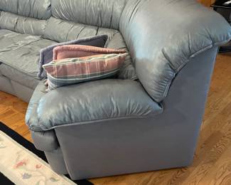 SLATE BLUE LEATHER FLEX-STEEL 2-PCS, 4-SEATS SECTIONAL