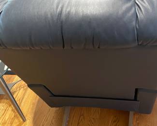 NAVY BLUE LEATHER LA-Z-BOY RECLINER                      (2-AVAILABLE)