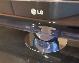 LG FLAT SCREEN TV
