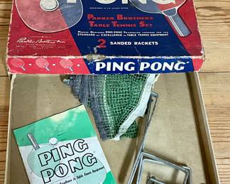 VINTAGE PING-PONG SET BOX WITH NET AND INSTRUCTIONS (NO PADDLES)  -  AWESOME GRAPHICS