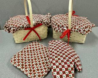 COVERED BASKETS WITH MIT & POT HOLDER
