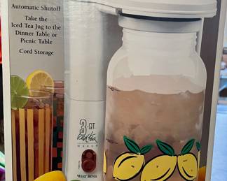 WEST BEND 3-QUART ICED TEAM MAKER