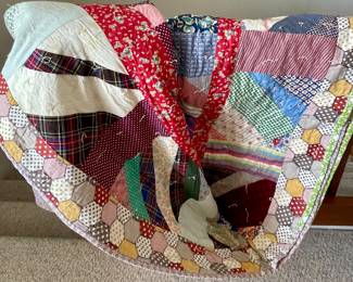 VINTAGE/ANTIQUE KNOT QUILT FRONT