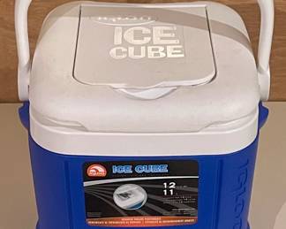 IGLOO “ICE CUBE” COOLER