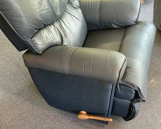 2-TONE (SLATE BLUE/NAVY BLUE) LEATHER LA-Z-BOY RECLINER 