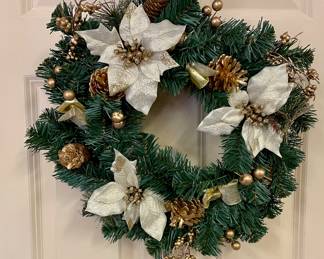 POINSETIA WREATH