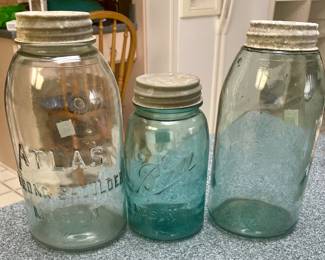ANTIQUE CANNING JARS WITH ZINC LIDS