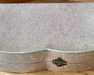ANTIQUE VANITY SET