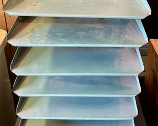 VINTAGE "MAD MEN" STYLE METAL FOLDER TRAY TOWER