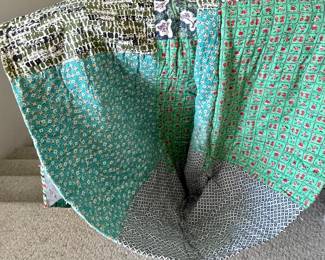VINTAGE/ANTIQUE KNOT QUILT BACK