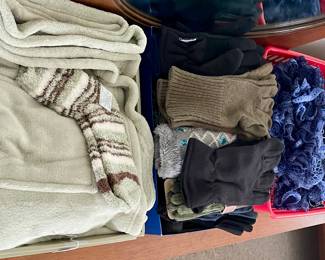 BLANKET, GLOVES, SCARVES