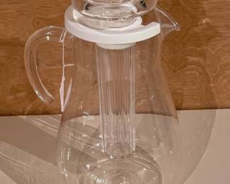 WATER FILTRATION PITCHER
