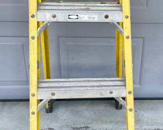HUSKY 4’ LADDER