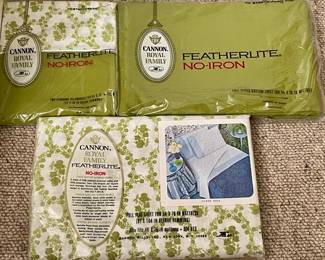 *NOS   VINTAGE LINENS