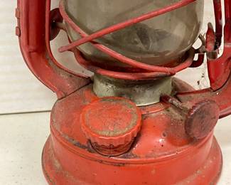 ANTIQUE WHEELED WING NO. 350 LANTERN