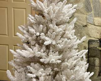 8’ FLOCKED LIGHTED CHRISTMAS TREE