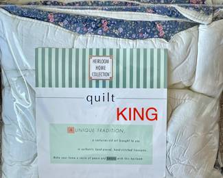 *NOS   HEIRLOOM HOME COLLECTION KING QUILT