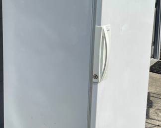 KENMORE UPRIGHT FREEZER