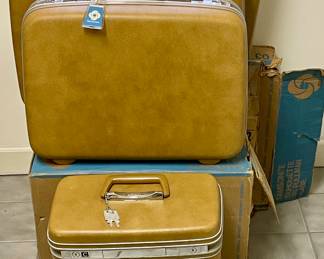 VINTAGE SAMSONITE LUGGAGE WITH ORIGINAL BOXES
