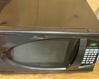 DORM SIZE HAMILTON BEACH MICROWAVE 