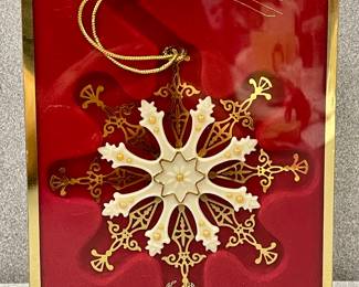 LENOX GILDED PEARL SNOWFLAKE ORNAMENT