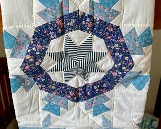 VINTAGE/ANTIQUE KEYSTONE QUILT FRONT