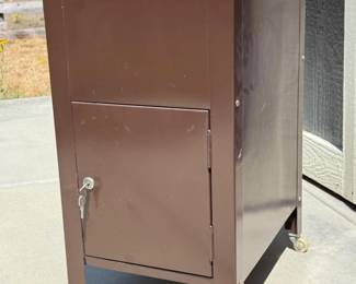 30 RollingLockingCabinet