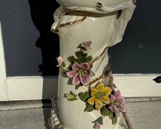 51 CapodimontePorcelainPedestalPlanterSet