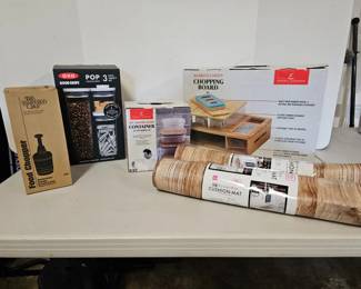 102 6SetsOfFoodPrepStorageCushionMatsNewInBox