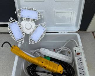 24 HangingWorkLightPowerStripsLEDScrewInGarageLight