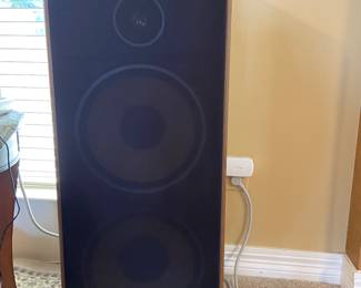 JVC speaker (2) sold with JVC stereo system 