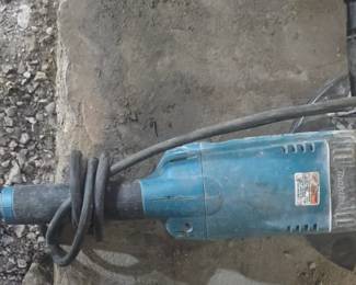Makita saw