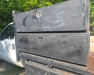 Ford F-350 XL Super Duty, V-10 Triton, 2 Wheel Drive, Tandem Axle, 185,000 miles
