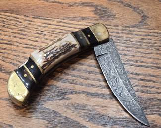 Damascus steel knife