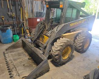 New Holland Hi-flow front loader