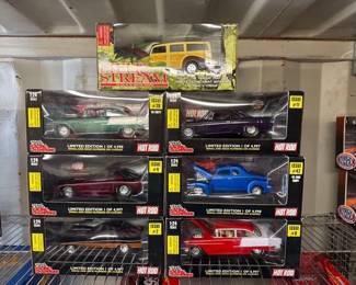 4038  7 Racing Champions 124 Scale Model Cars 