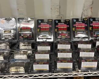 4100 NEW 32 Die Cast Cars
