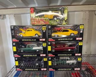4036  7 Racing Champions 124 Scale Model Cars 