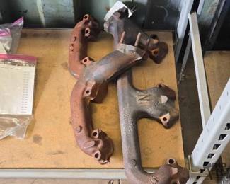 3114  2 Exhaust Manifolds 