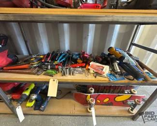 5620  Wrenches, Pliers, Sockets, Hammers, Screw Drivers  More 