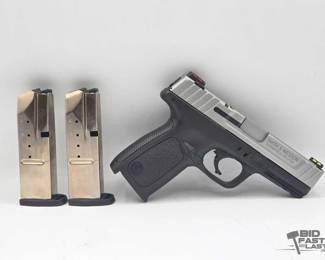 418  NEW SmithWesson SD40 VE 40SW SemiAuto Pistol 