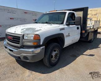 215 2007 GMC Sierra Work Truck