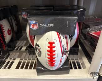 4542  NEW 5 NFL ATL Falcons Full Size Footballs 
