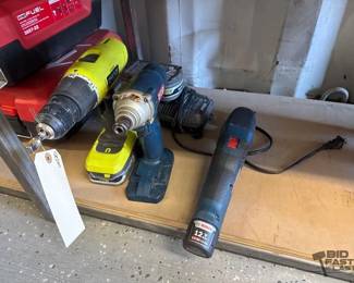 5622  Drills, Saw and Battery Charger 