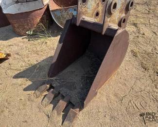 72  16 Trenching Bucket 