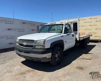 210  2004 Chevrolet Silverado 3500 