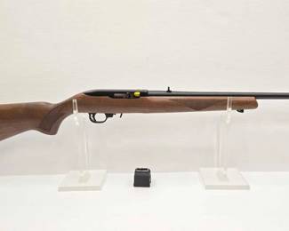 584 NEW Ruger 1022 22lr SemiAuto Rifle