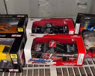 4508 NEW 6 124 Scale Die Cast Cars