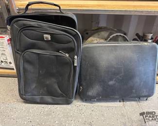 5532 Suitcase and Laptop Bag