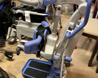 65	$800 	Joerns Hoyer Journey 340 Lift hydraulic manual help individuals with limited mobility from sitting to standing position. 
